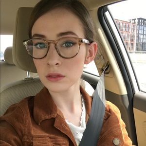 Meet your Posher, Ashley